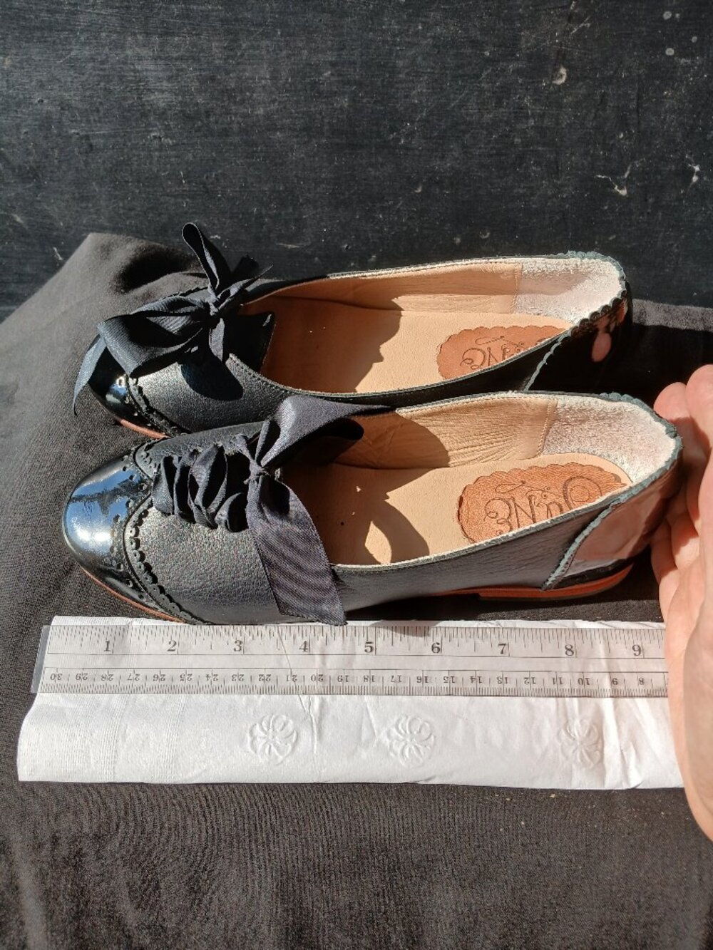 Quiero June Argentine Flats — Classy Leather, Size 6